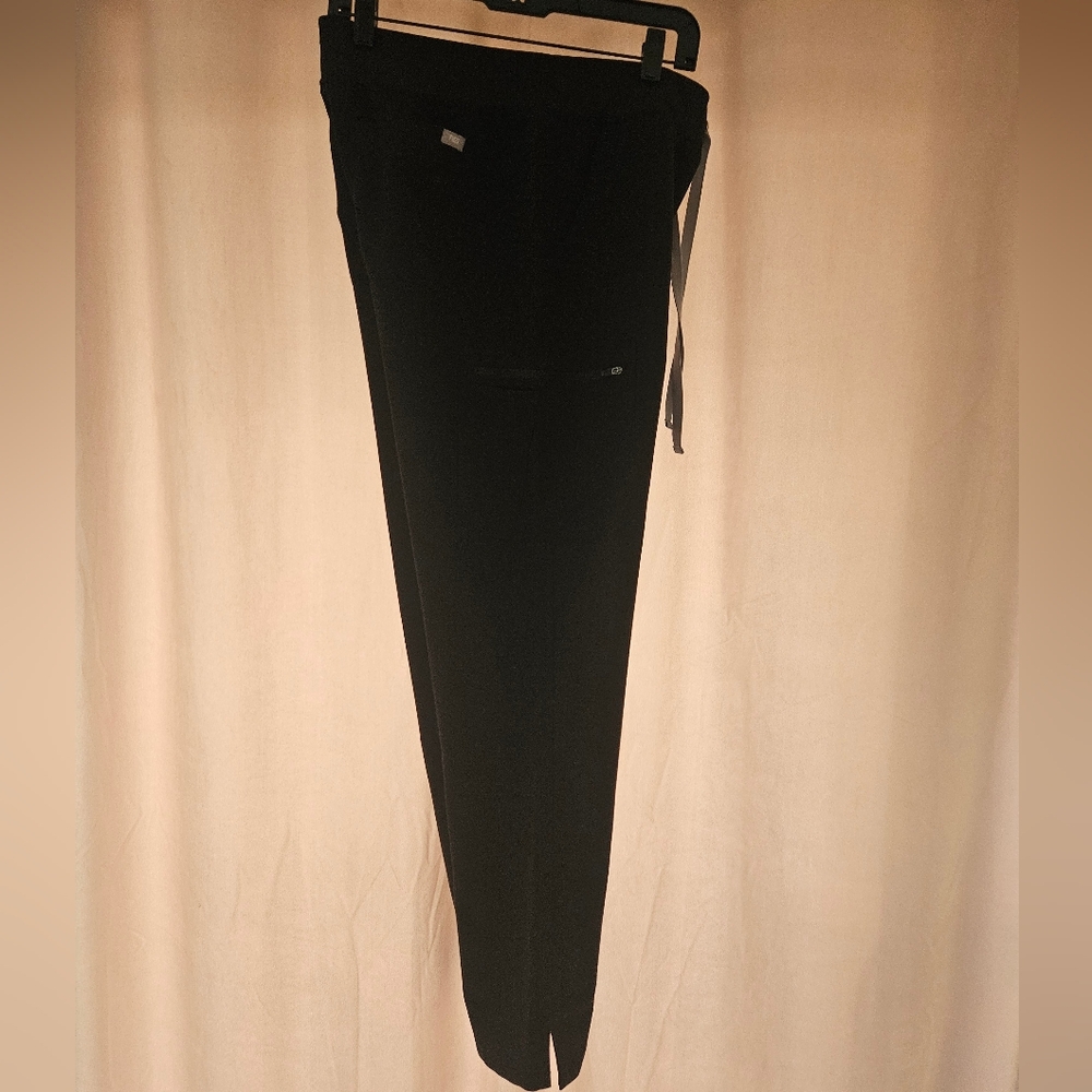 FIGS- Women's Black Yola Skinny Scrub Pants - Picture 5 of 7